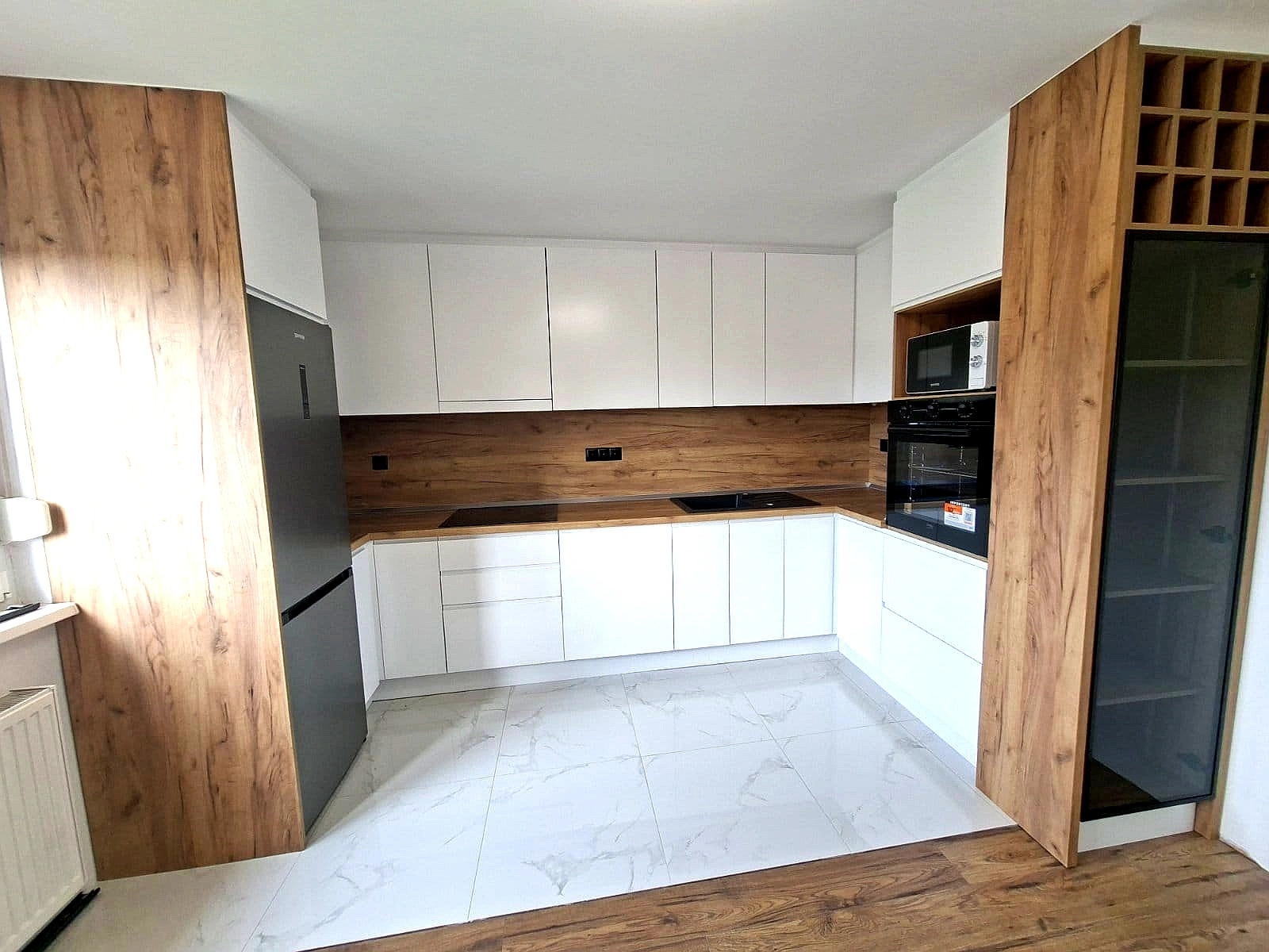 Zelena kutna kuhinja po mjeri